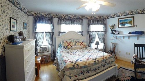 The Young House Bed And Breakfast Millinocket Exteriér fotografie