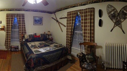 The Young House Bed And Breakfast Millinocket Exteriér fotografie