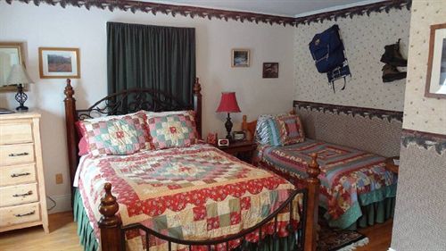 The Young House Bed And Breakfast Millinocket Exteriér fotografie