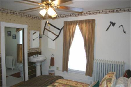The Young House Bed And Breakfast Millinocket Pokoj fotografie